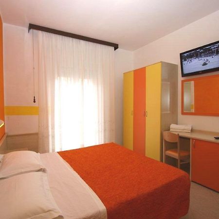 Hotel Ristoro Bellaria-Igea Marina Exterior photo